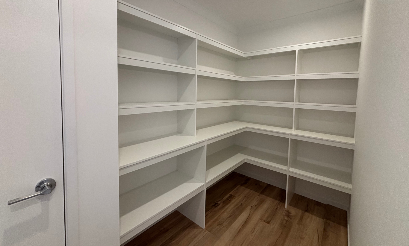 49-creese-drive-richmond-walk-in-pantry_0.png 