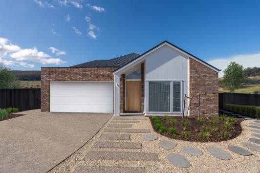 Kiama-27-single-storey-home-design-cape-facade-7008x7008px.jpg 